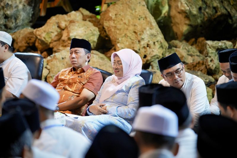 Bupati Kebumen Hadiri Rihlah Alumni Ponpes Sarang Bersama Tokoh Ulama Nasional di Sagara View of Karangbolong. (Foto: Pemkab Kebumen/Tera Nusantara.com)