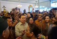 Insiden adu mulut sempat mewarnai acara penyerahan Surat Keputusan Menteri Kebudayaan tentang Pemanfaatan Cagar Budaya Keraton Surakarta dari Menteri Kebudayaan (Menhub) Fadli Zon kepada Kanjeng Gusti Panembahan Agung (KGPA) Tedjowulan Sasana Parasdya Kompleks Keraton Kasunanan Surakarta, Minggu, 18 Januari 2026. (Foto: Menbud/Tera Nusantara.com)