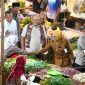 Ketua BGN Meluncurkan program Makan Bergizi Gratis (MBG) Serta Bupati Kebumen meresmikan Studio Live Shop di Pasar Tumenggungan. (Foto: Pemkab Kebumen/Tera Nusantara)