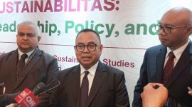 Rektor UHN Sudirman Said (Tengah). (Foto: Istimewa)