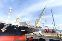 MV Bootes Twin. Mengangkut cangkang sawit ke pasar Jepang. Cangkang sawit menjadi komoditas ekspor yang dibutuhkan pasar sebagai sumber energi terbarukan.

- Foto DJBC