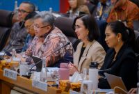 Menpar Widiyanti saat menyamping kinerja positif dalam rapat kerja bersama Komisi VII DPR RI. (Foto: Kemenpar/Tera Nusantara.com)