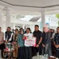 Sejumlah ahli waris korban bencana di Sumatera Barat menerima santunan duka sebesar Rp15 juta per orang, Sabtu (17/1/2026). (Foto: Dit. PSKBA Kemensos/Tera Nusantara.com)