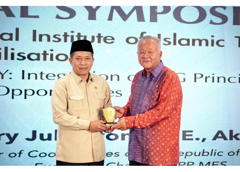 Ferry Juliantono saat menghadiri acara Symposium 