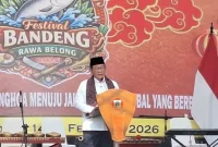 Gubernur DKI Jakarta, Pramono Anung memberikan sambutan saat Festival Bandeng Rawa Belong, Jakarta Barat, Sabtu (14/2/2026). (Foto: Tera Nusantara.com)