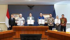 Terdapat dua MoU imbal dagang tripartit, atau yang masing-masing melibatkan tiga pihak, dalam penandatanganan. - Foto Kemendag