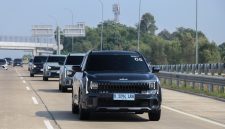 Kia juga membekali SUV ini dengan fitur praktis seperti Wireless Charging, Remote Engine Start, Electric Parking Brake (EPB) dengan Auto Hold, dan Tire Pressure Monitoring System (TPMS) untuk menunjang mobilitas harian.